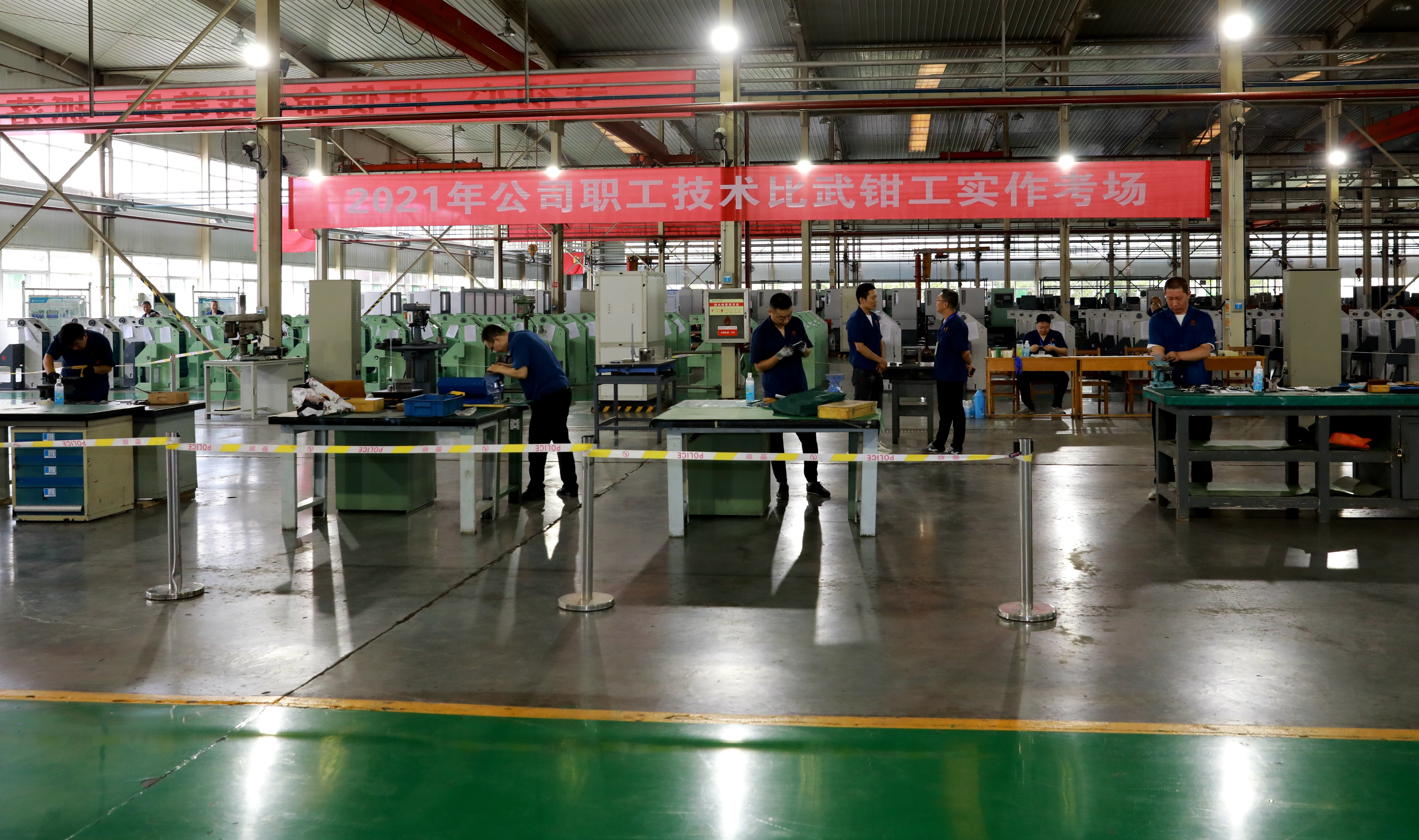 经纬智能公司开展职工技术比武.jpg