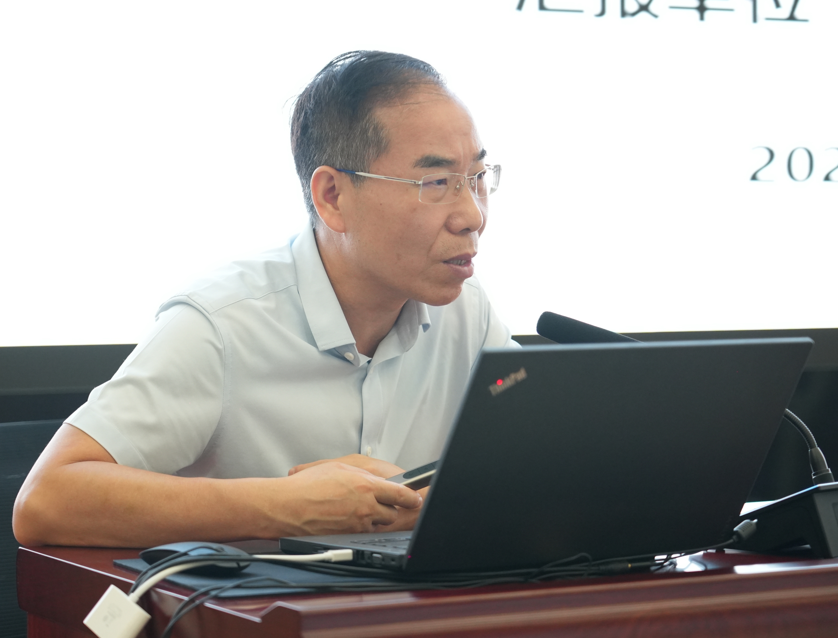 徐卫林.jpg